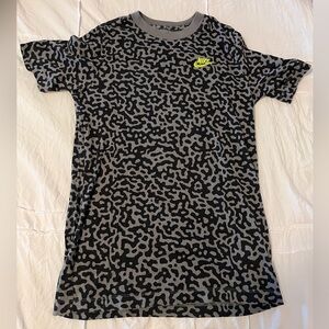 Nike Boys Large Black Crocodile T-Shirt
